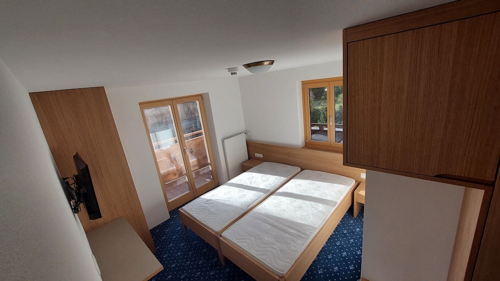 Standard Room, 2 Bedrooms, Non Smoking