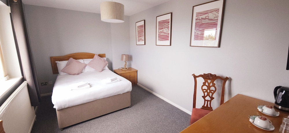 Deluxe Double Room, Ensuite, Sea View photo 2