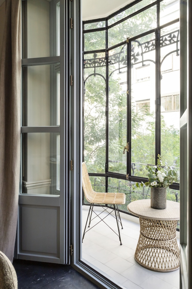 Luxury Apartment, 2 Bedrooms, Balcony, City View photo 3