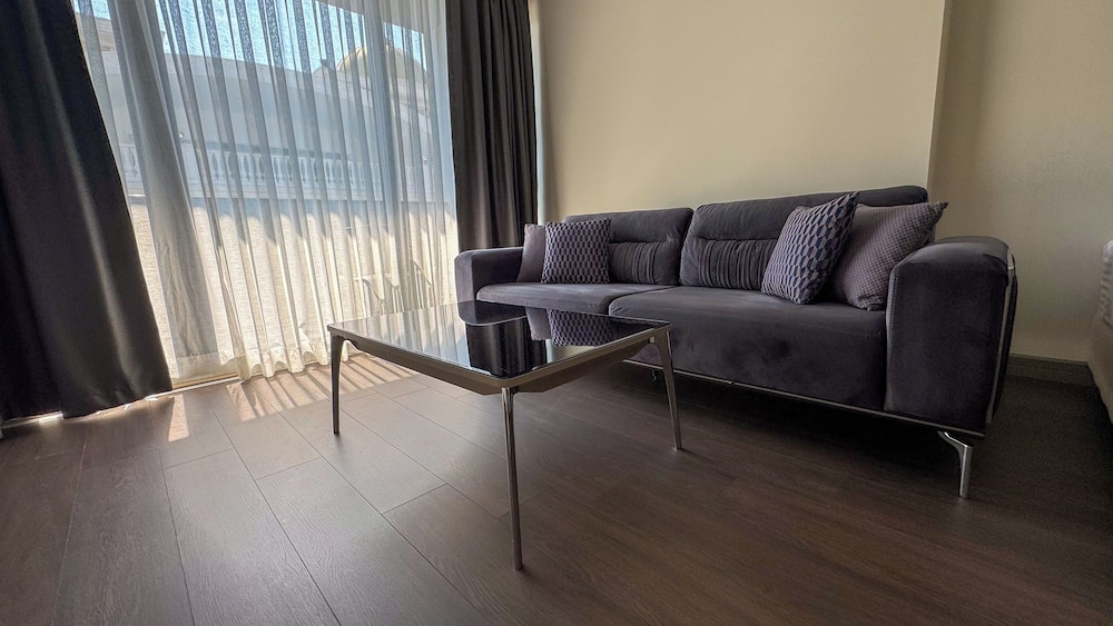 Standard Room thumbnail 6