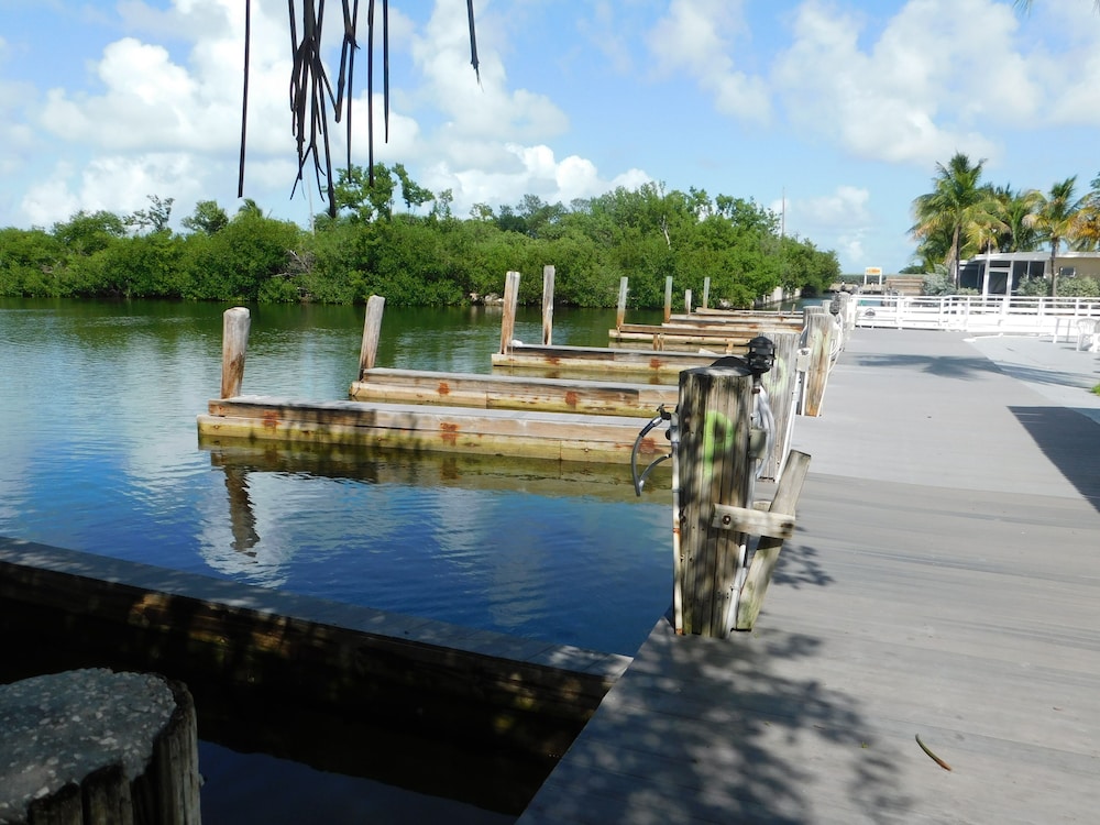 Standard Double Room, 2 Double Beds, Patio, Lagoon View photo 1