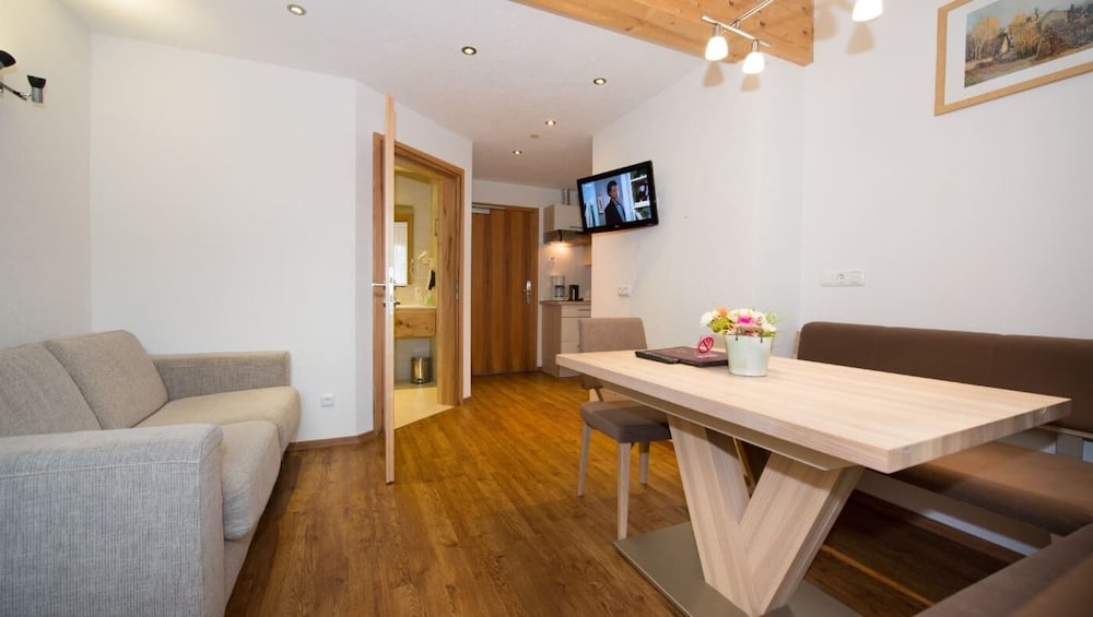 Apartment - Photo 2