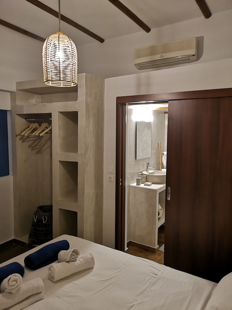 House, 4 Bedrooms, Sea View