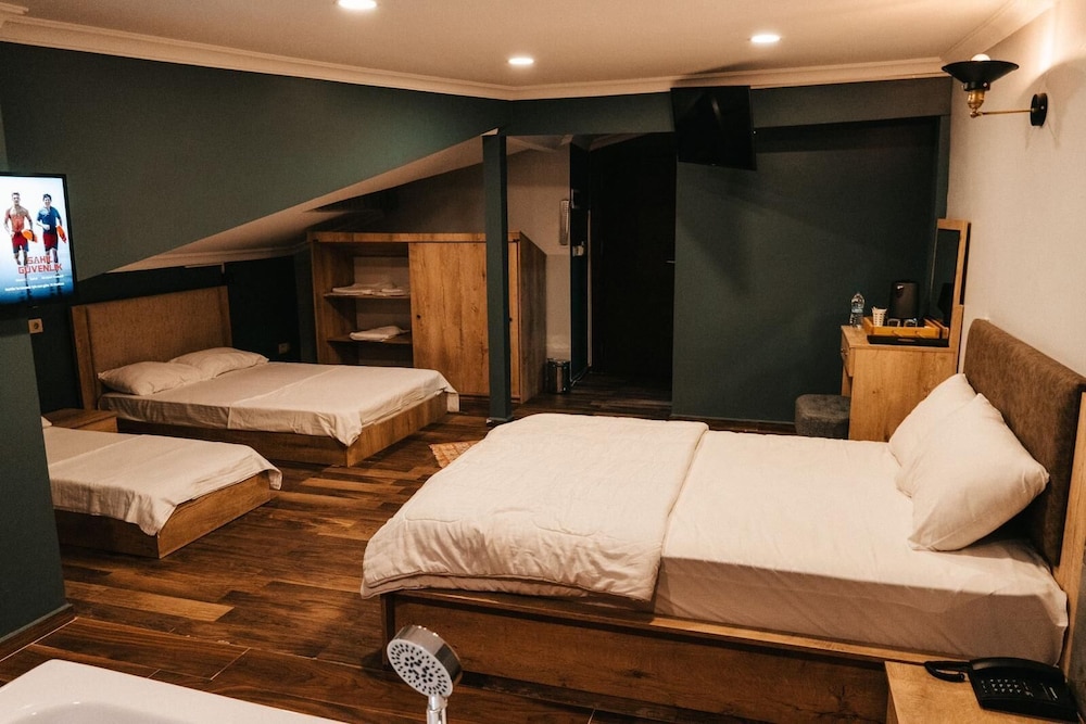 Superior Quadruple Room photo 2