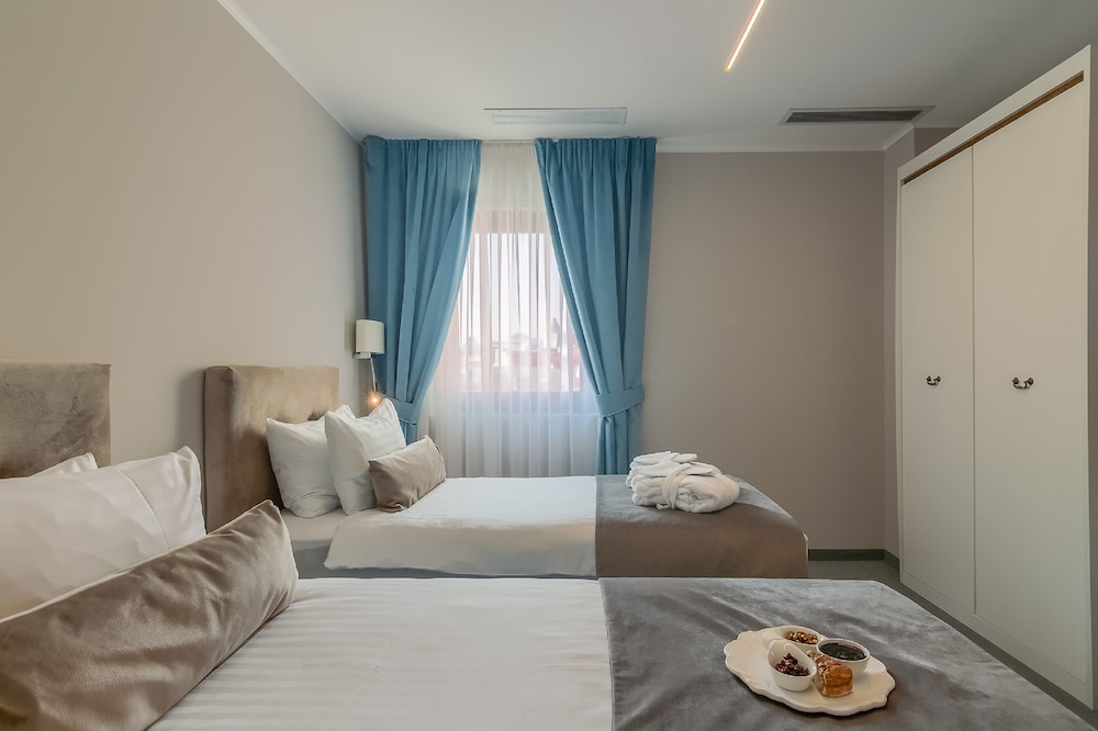 Deluxe Twin Room - Photo 1
