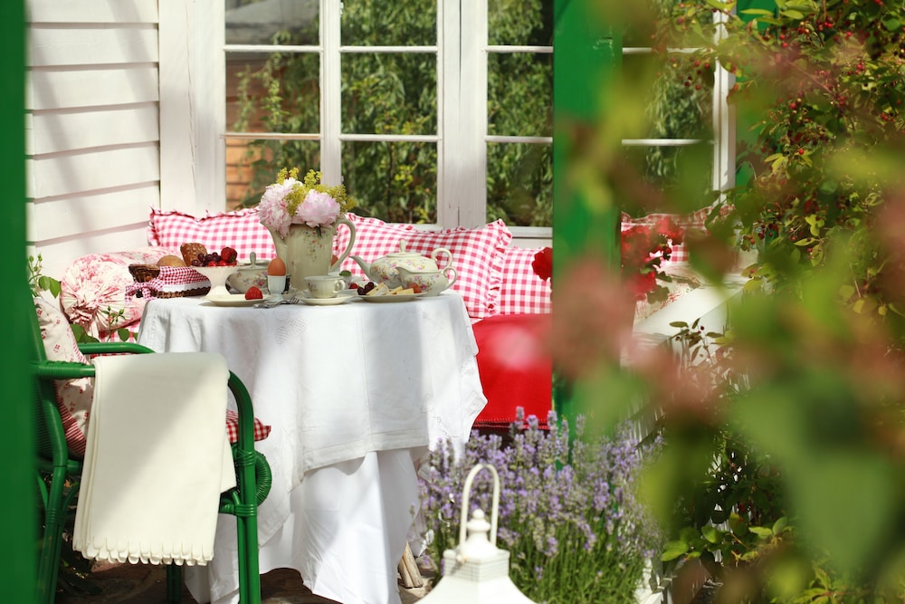 Romantic Cottage, Private Bathroom, Garden View (Igelnest) photo 2