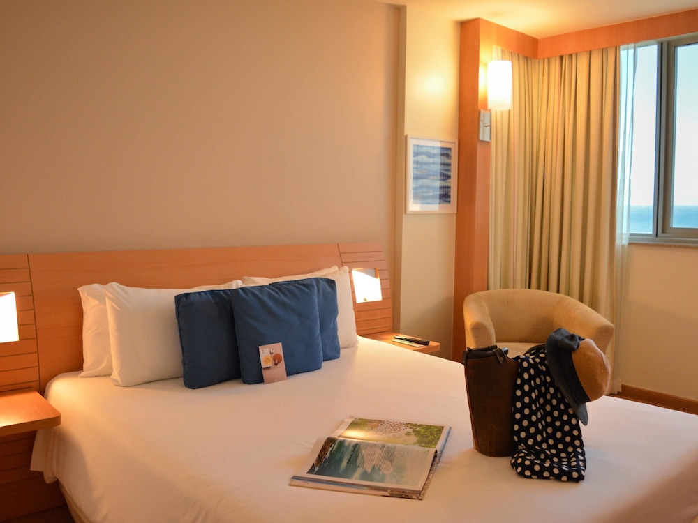Superior Apartment, 1 Queen Bed, Partial Sea View thumbnail 5