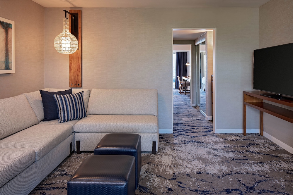 Suite, 1 King Bed with Sofa bed (Marina) - Photo 5