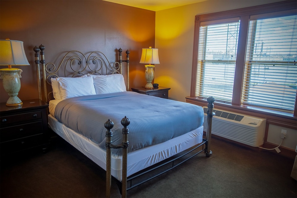 Deluxe Queen Room - Photo 1