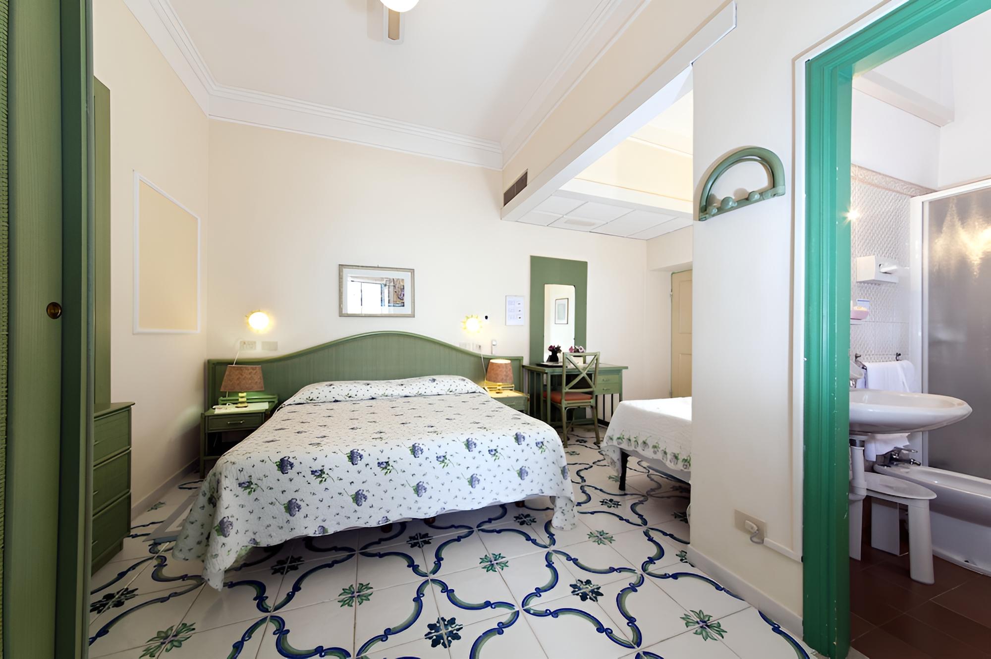 Double Room, Partial Sea View photo 2