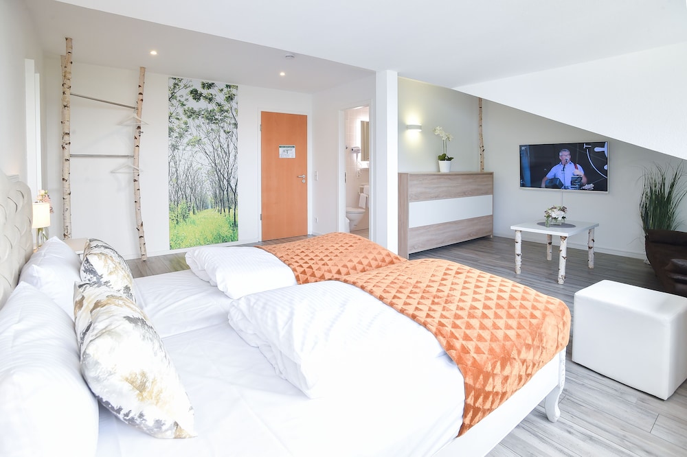 Standard Suite - Photo 6