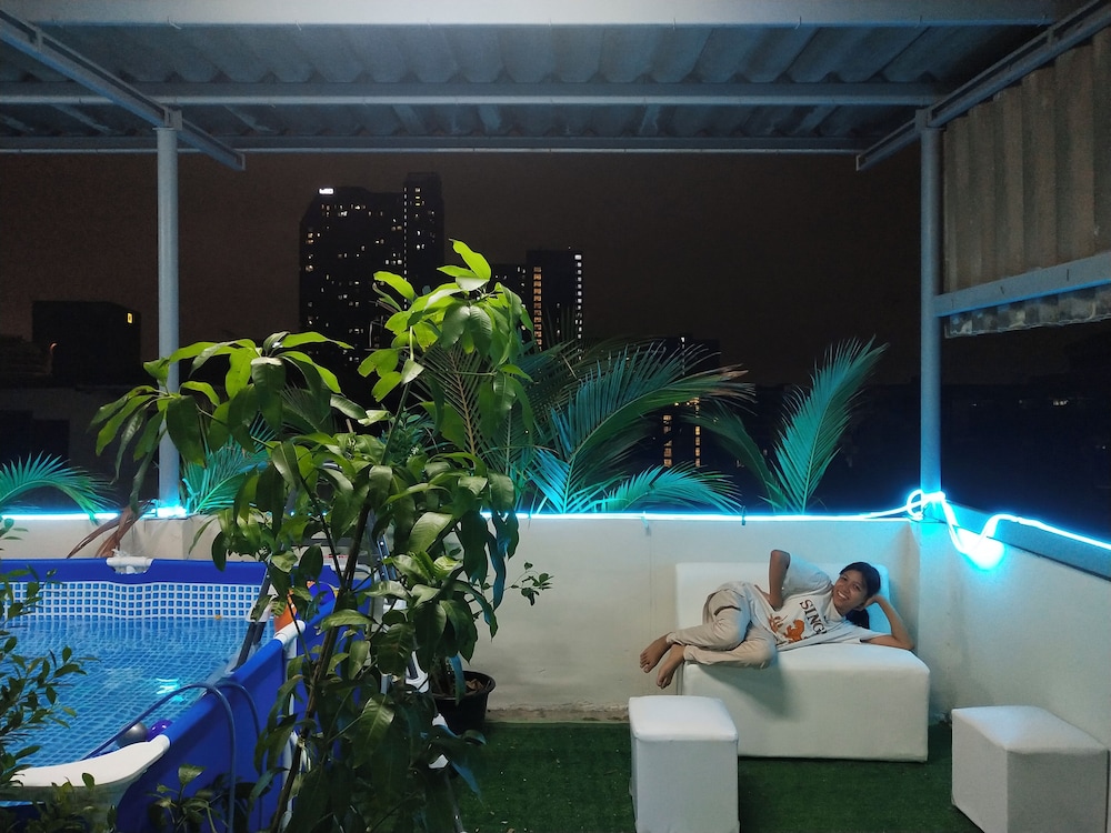 Family Room photo 2