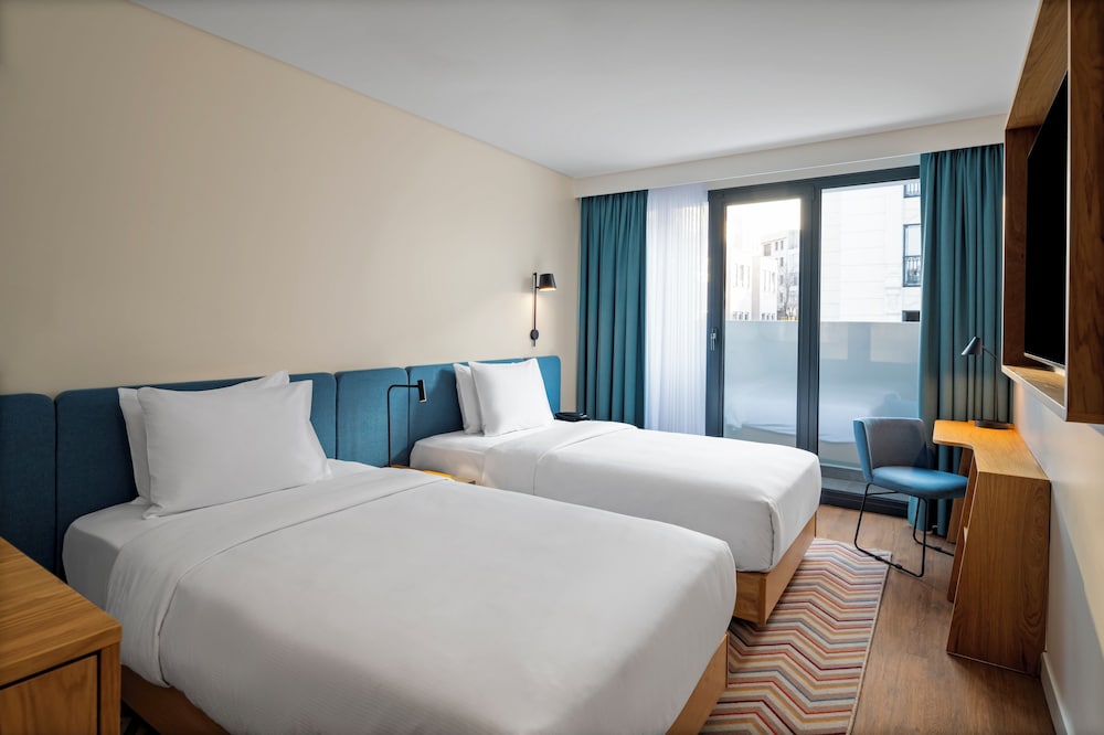 Standard Twin Room, Multiple Beds, Smoking photo 2