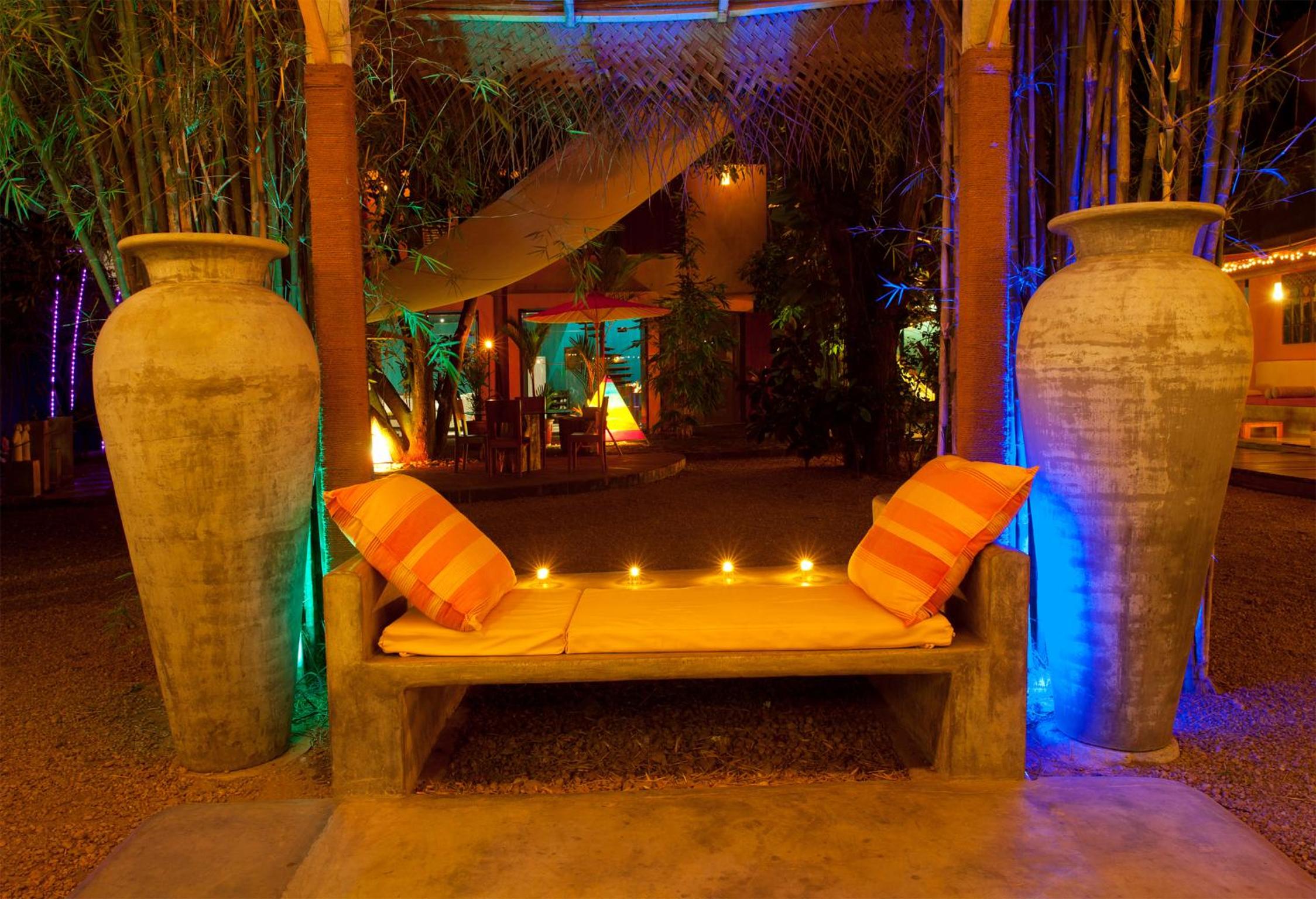 Deluxe Double or Twin Room with Pool View - Photo 7