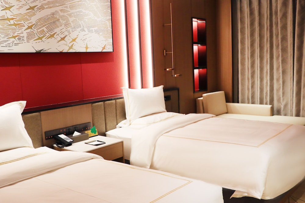 Executive Room, Multiple Beds, Non Smoking - Photo 3