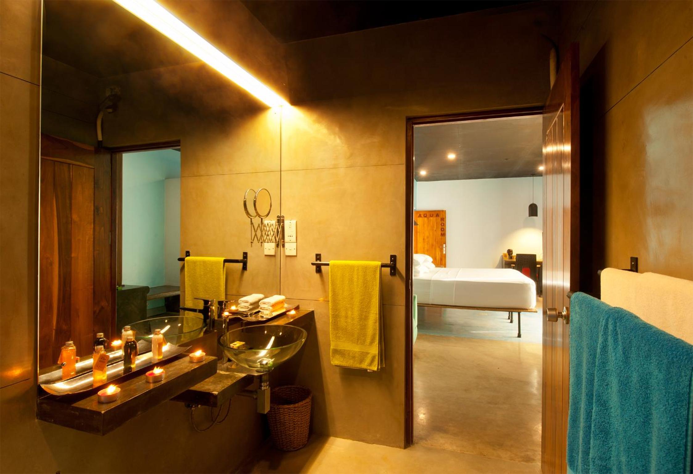Deluxe Double or Twin Room with Pool View - Photo 4