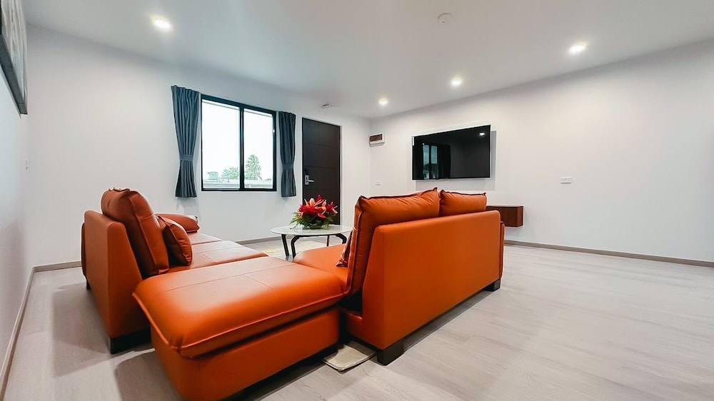 Family Suite, 2 Bedrooms, Pool View photo 8