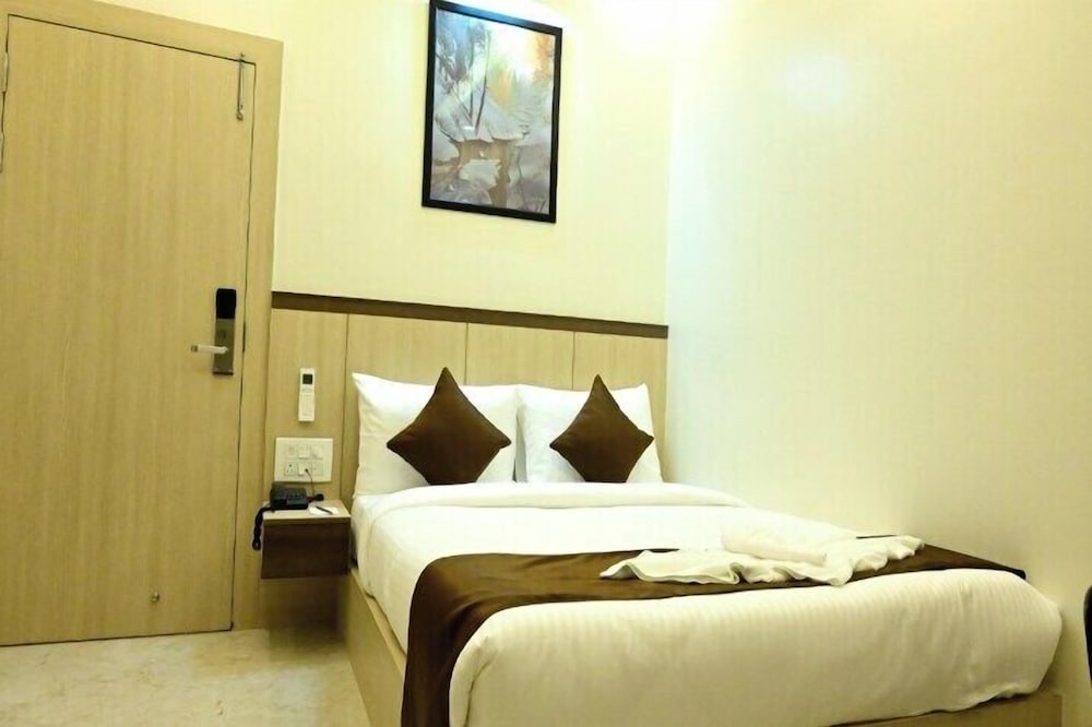 Executive Room - Photo 6