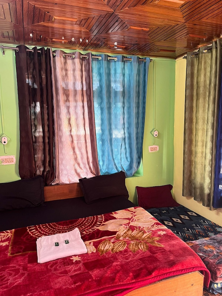 Standard Room Two Beds photo 1