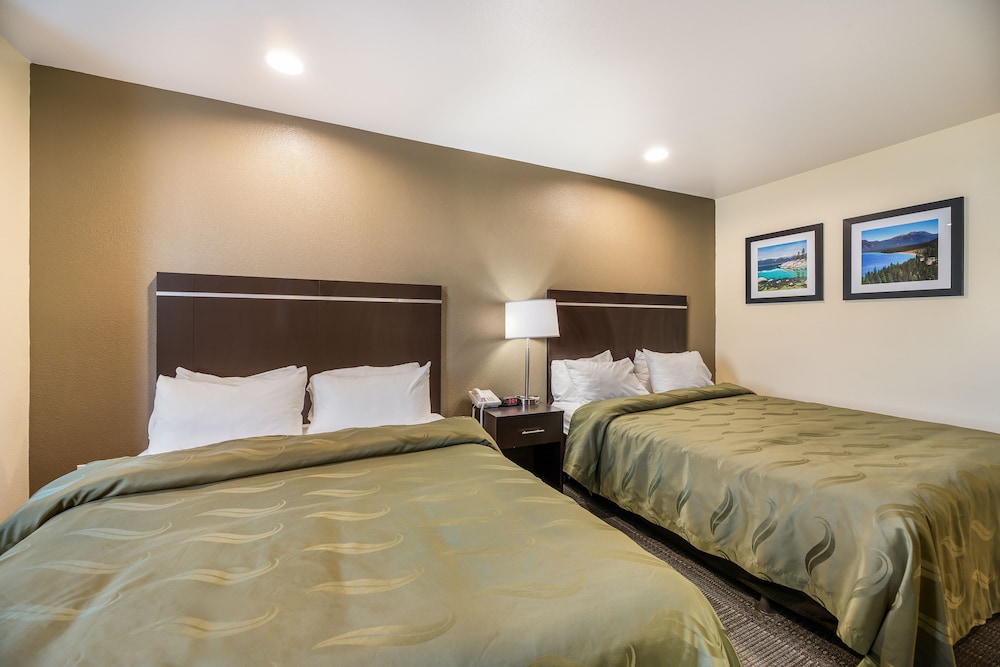 Suite, Multiple Beds, Non Smoking - Photo 3