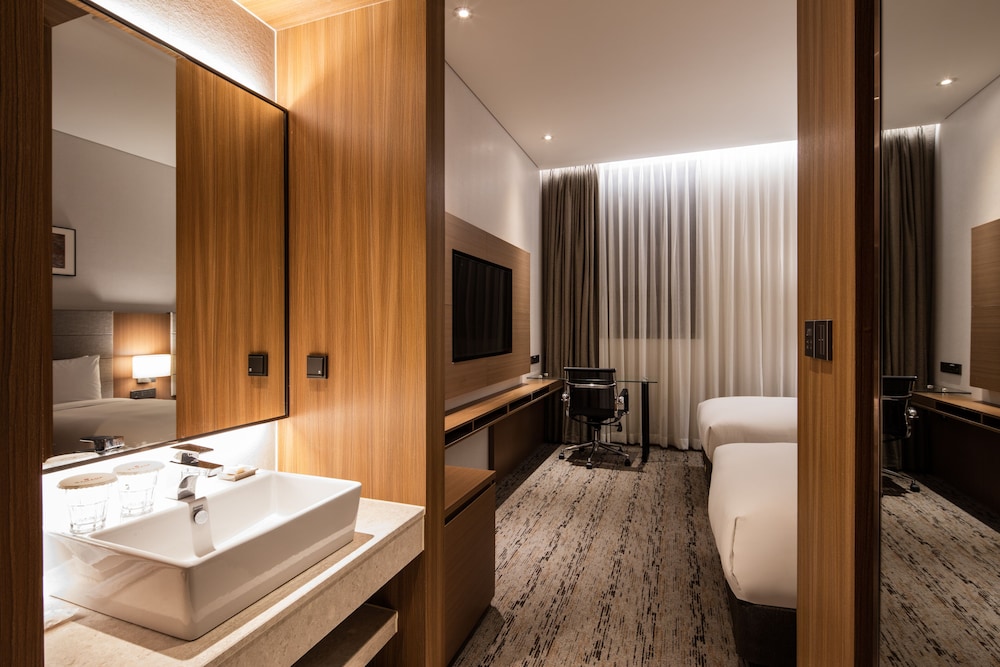 Economy Room, 2 Twin Beds, Non Smoking (No Outside View)