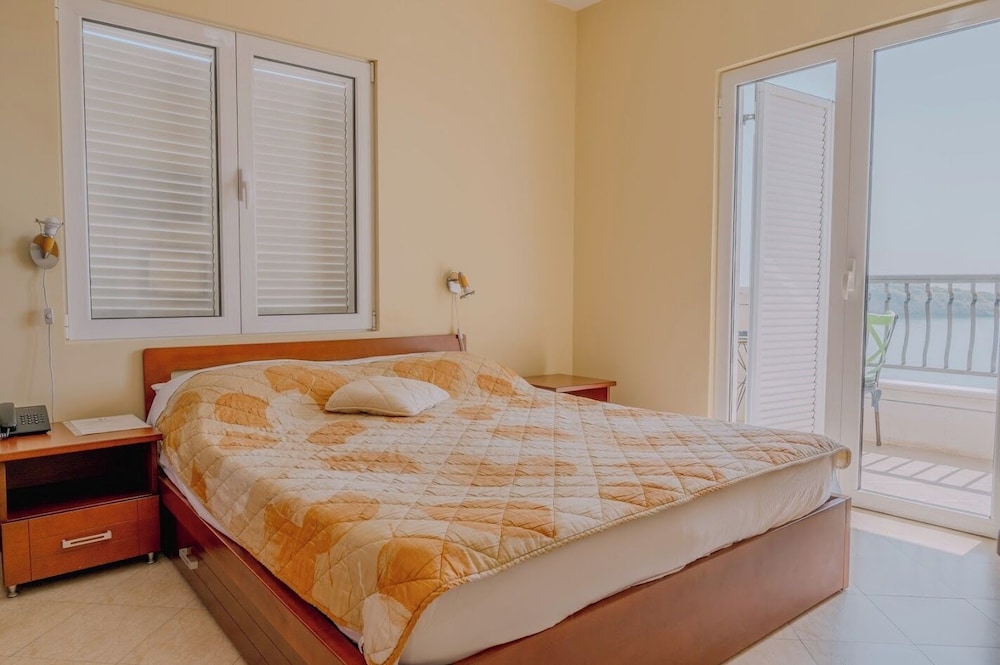 Comfort Double or Twin Room, 1 Double Bed, Balcony, Sea View photo 1