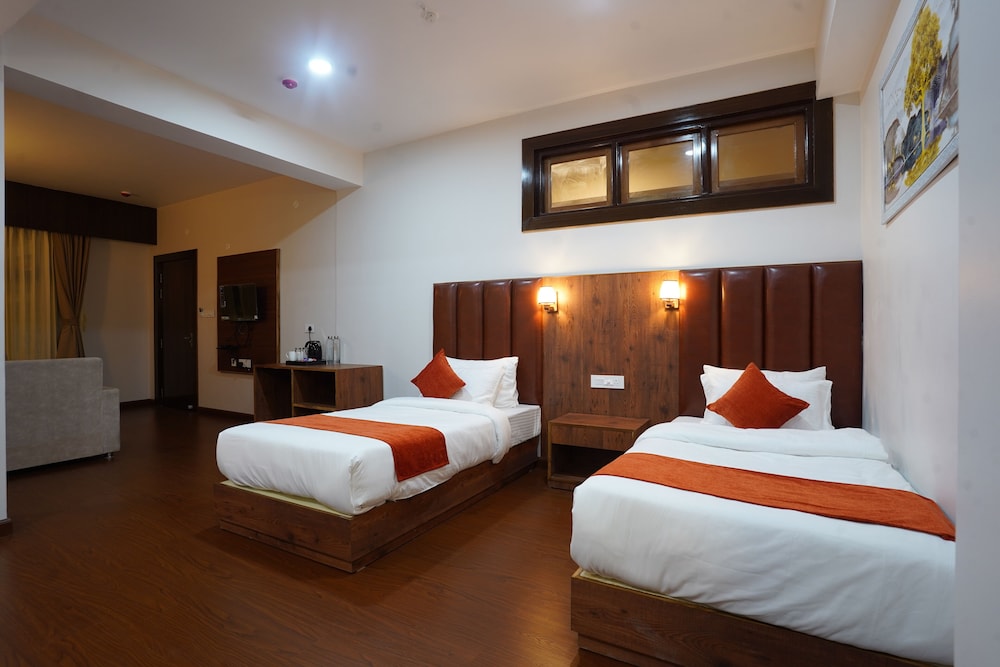 Deluxe Double Room, Balcony, Hill View