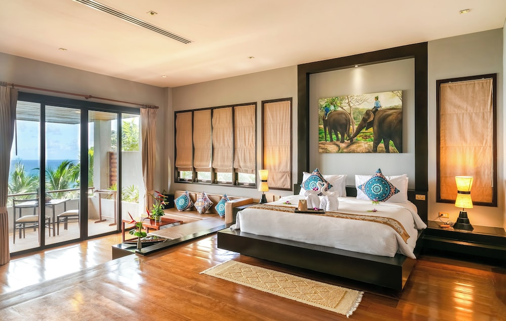 Grand Thai with Natural Ocean View & Spa Bath - Photo 8