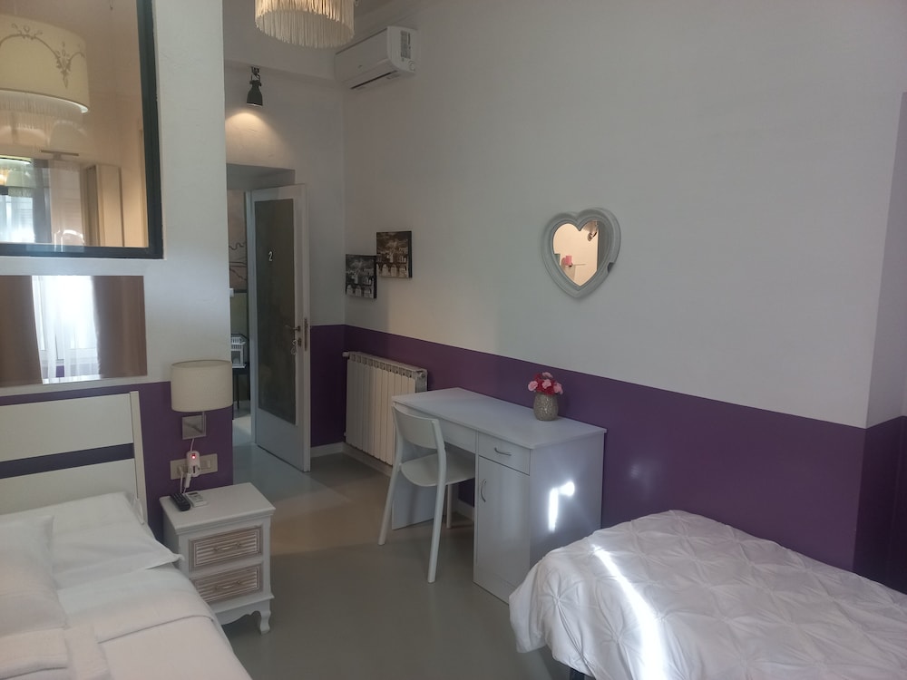 Deluxe Triple Room, City View photo 1