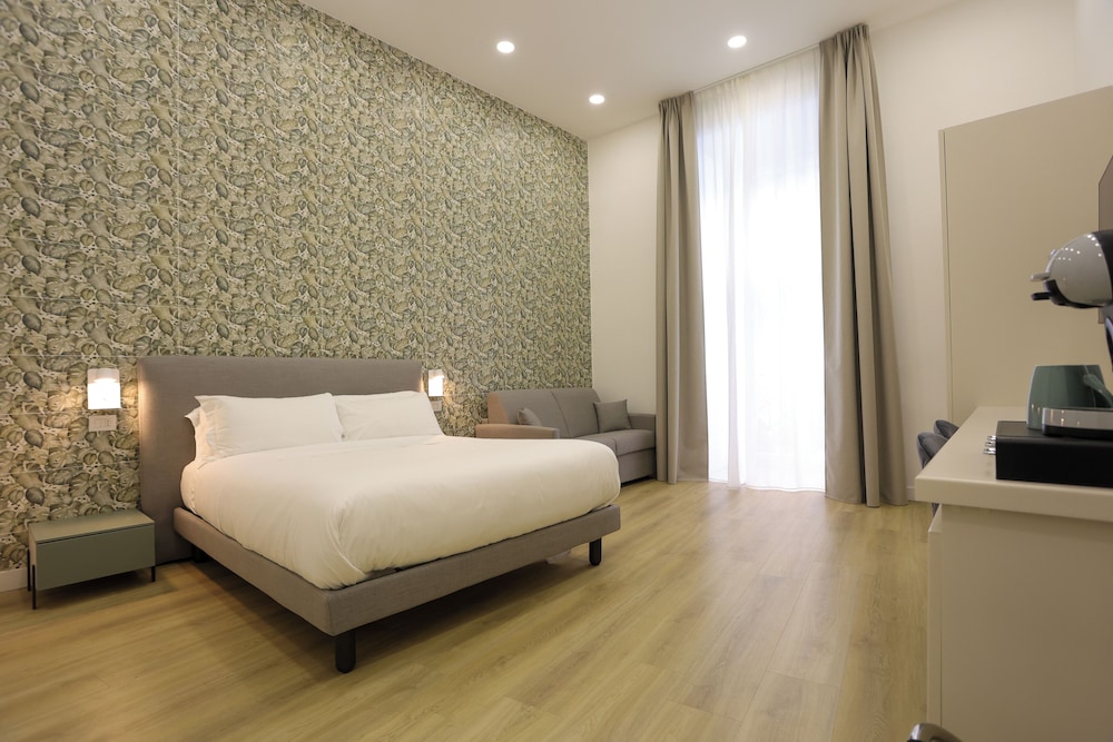 Deluxe Room, Balcony, City View