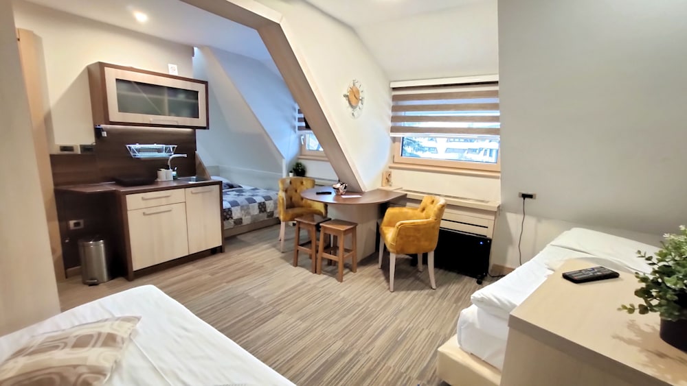 Deluxe Apartment, Mountain View