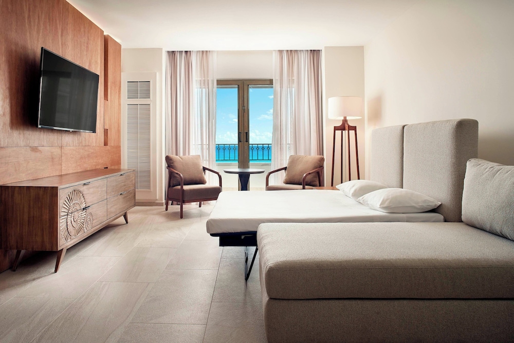 Available room thumbnail 6