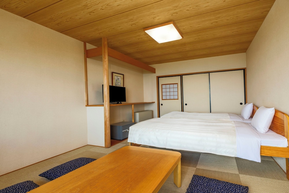 Japanese Style Accessible Room, Non Smoking (No Room Cleaning Service) photo 2
