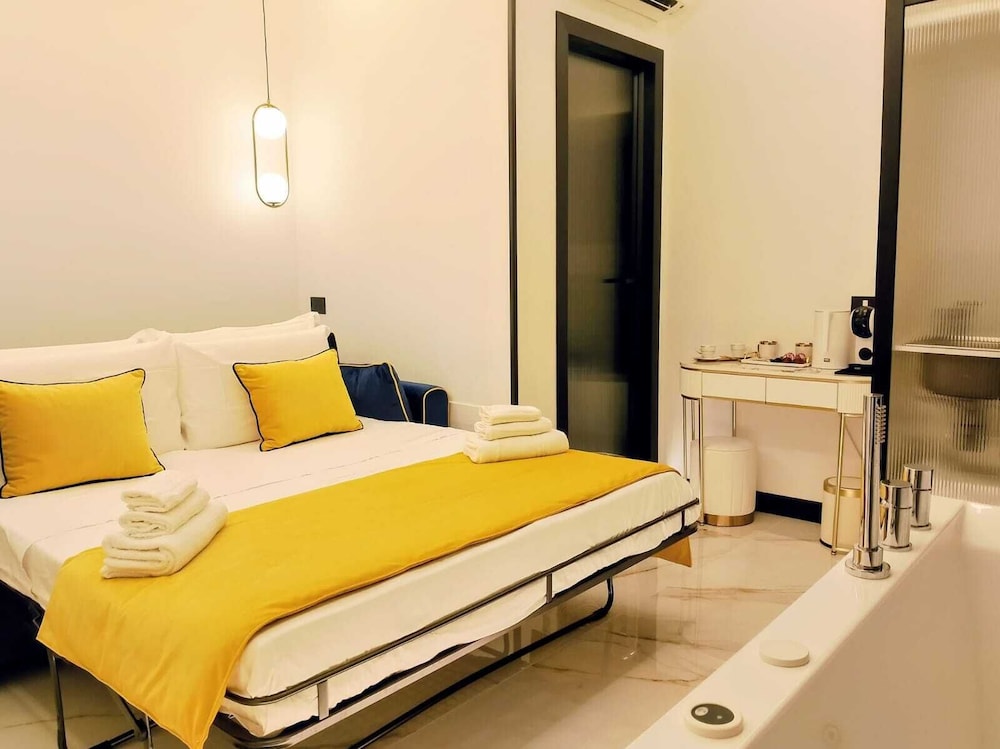 Exclusive Room, City View