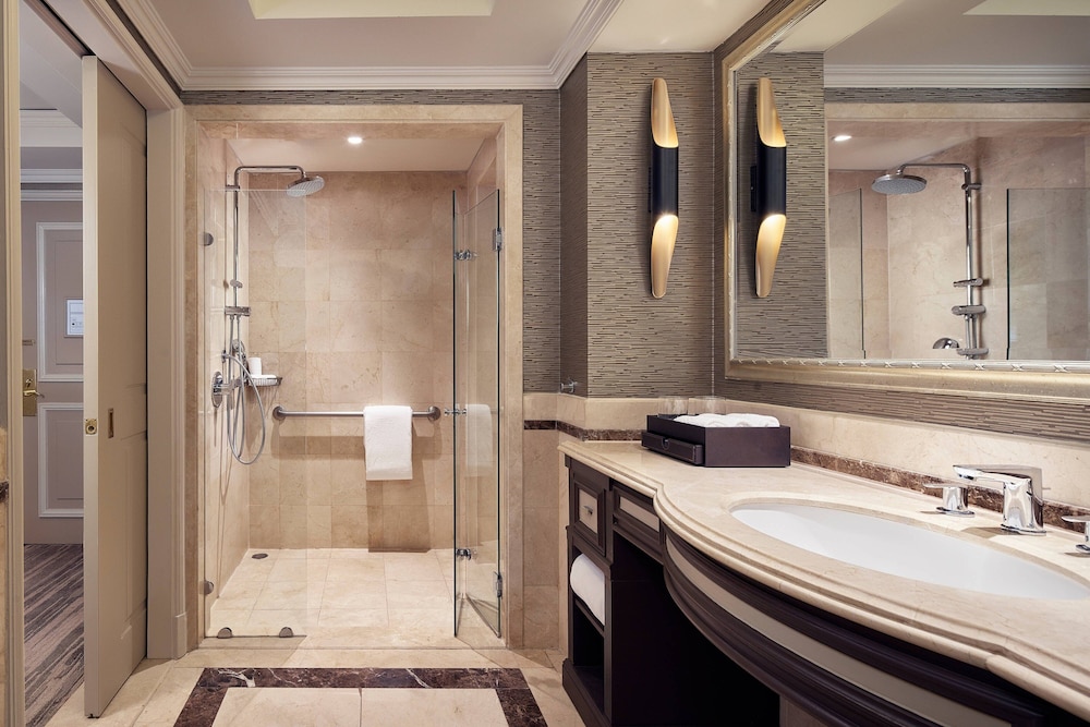 Executive Suite, 1 King Bed - Photo 5