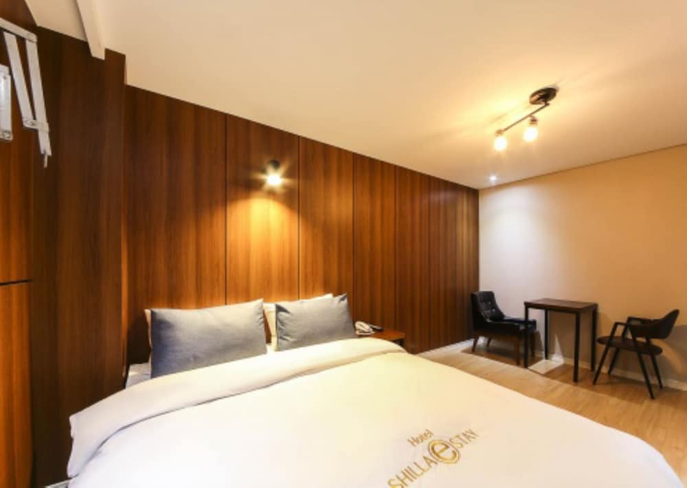 Deluxe Room (Business) - Photo 8