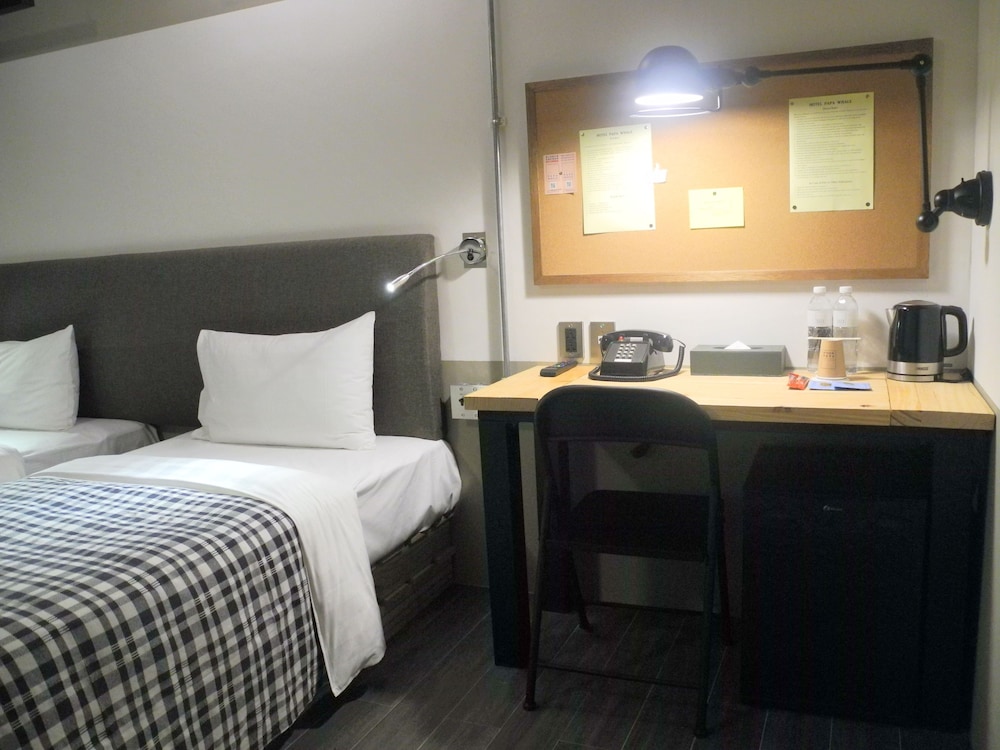 Superior Twin Room, 2 Twin Beds, No Windows photo 2