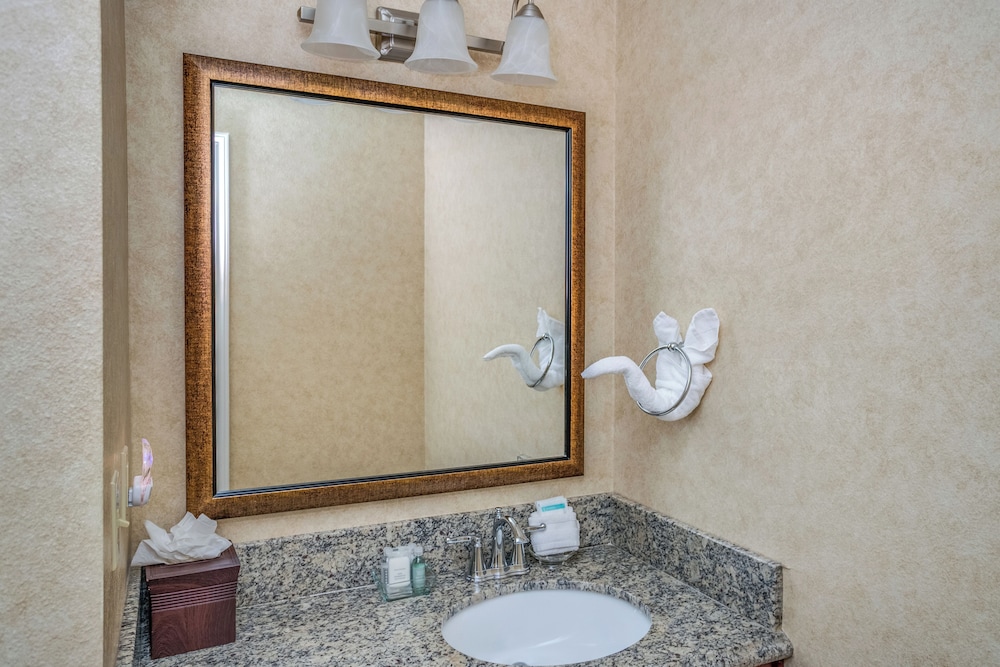 Oceanfront Queen - Photo 5