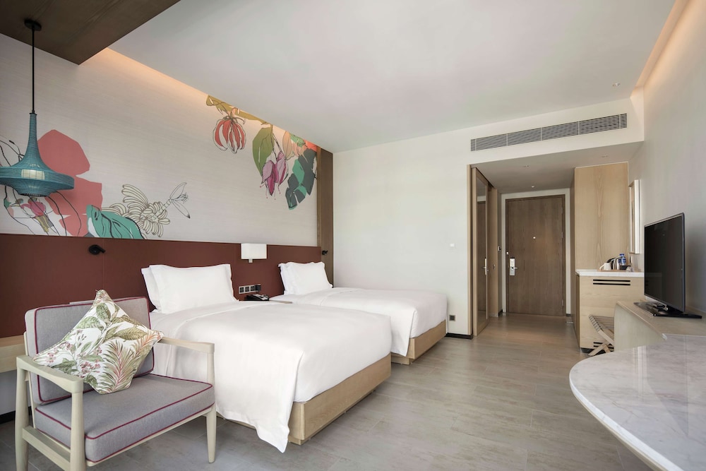 Room, 2 Twin Beds (Better View) - Photo 2