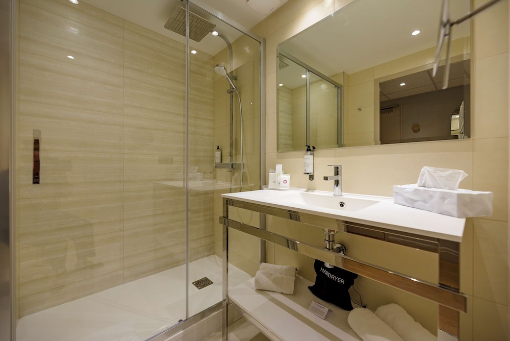 Superior Room, 1 King Bed, Non Smoking, Terrace - Photo 4