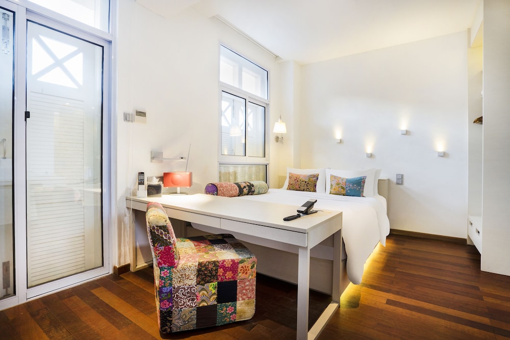 Deluxe with Balcony Room photo 3