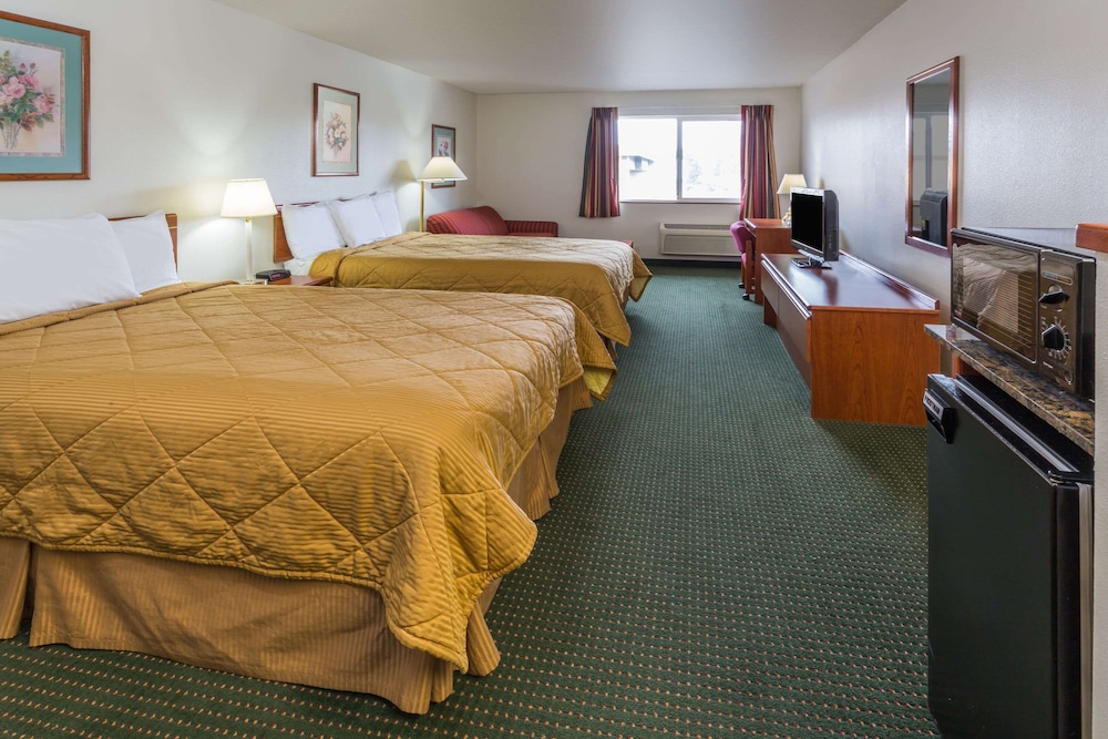 Room, 2 Queen Beds, Accessible, Non Smoking (Pet-Friendly, Mobility) - Photo 1