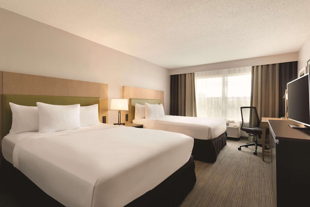 Room, 2 Queen Beds, Accessible, Non Smoking - Photo 1