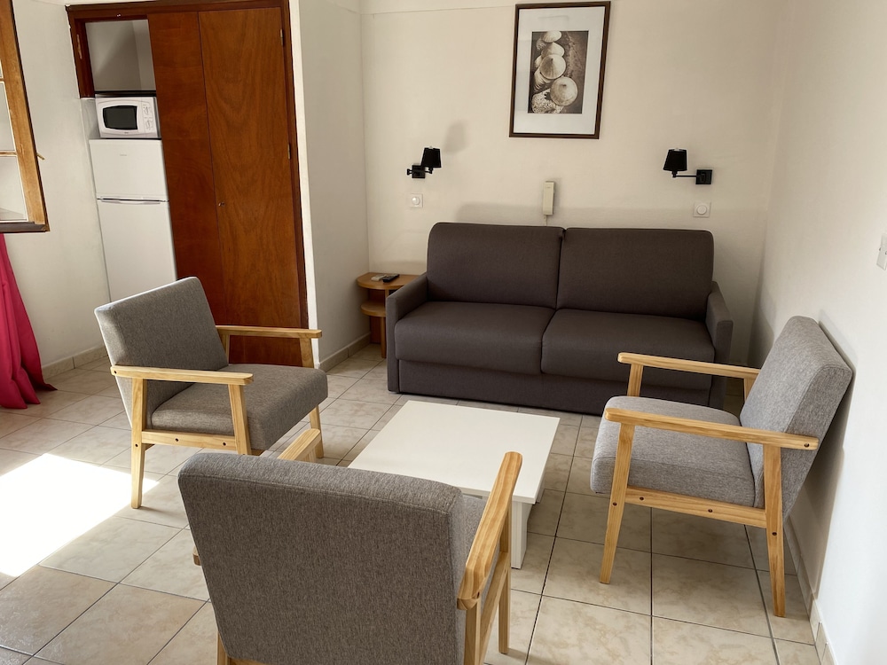 Apartment, 2 Bedrooms, Non Smoking photo 2