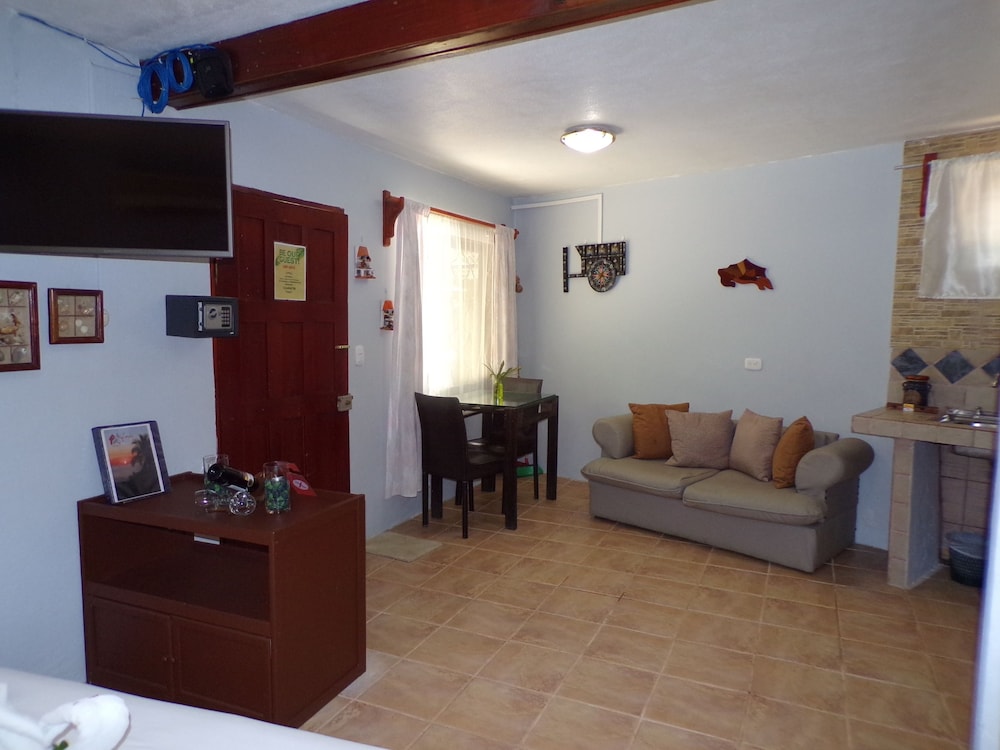 Standard Studio, 1 Queen Bed, Kitchenette, Ground Floor