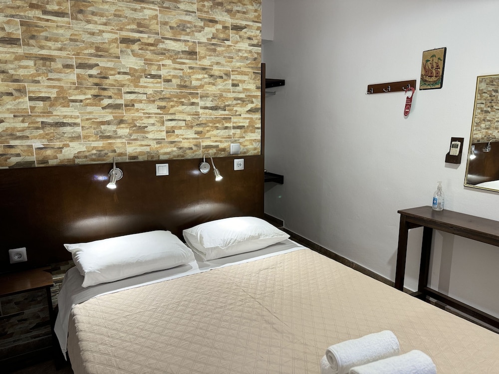 Basic Double Room, 1 Double Bed, Non Smoking photo 1