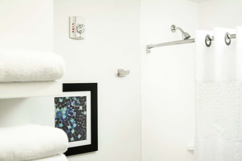 Room, 2 Queen Beds, Accessible, Non Smoking