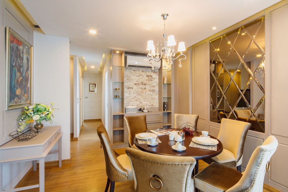 Parc President Suite photo 3