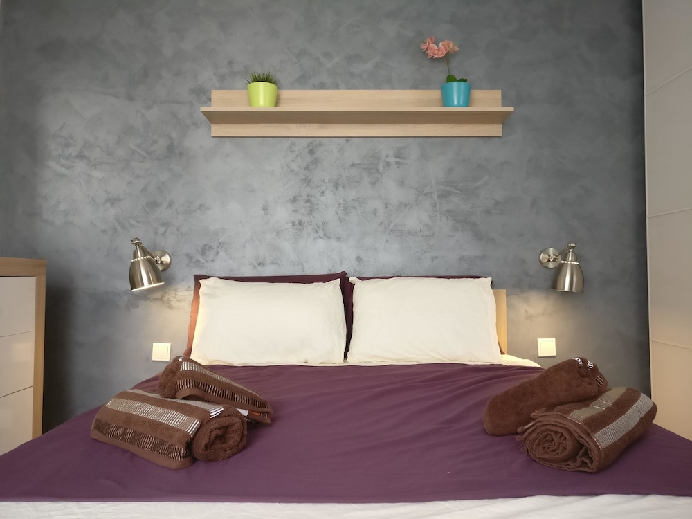 Comfort Double Room, Shared Bathroom (With Balcony)(Turquoise)