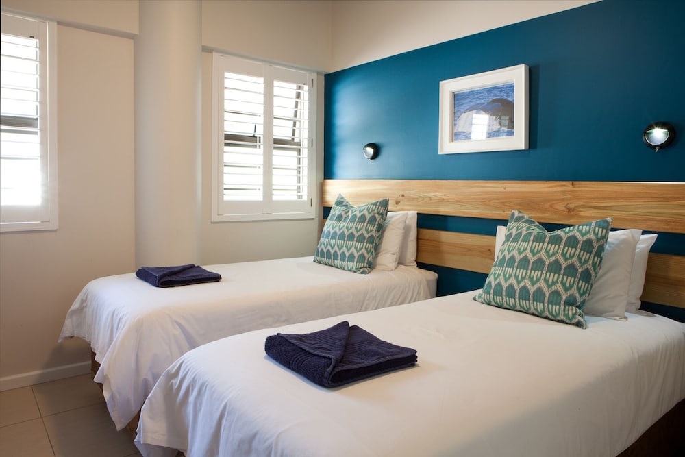 Comfort Room, 1 Bedroom (Purple) photo 1